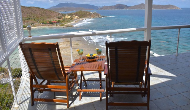 Hear the ocean with expansive views.