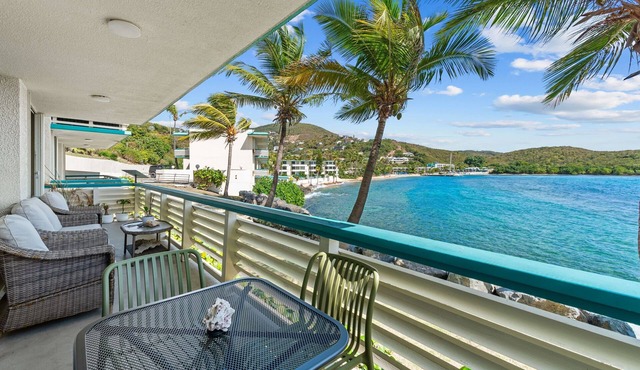 Oceanfront generator, walk to beach, pool, dining!
