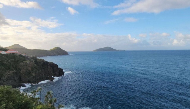 Oceanfront Villa With Pool Hot Tub & Views! USVI
