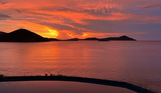 Private East End Waterfront, amazing views of the Caribbean Seas. in St Thomas