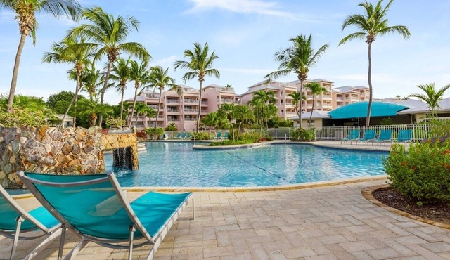 St. Thomas | Relaxing Beach Retreat | Pool + Beach