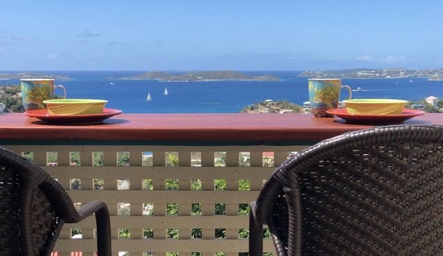 WOW Sea/Sunset Views, quiet privacy near NP beaches/town, A/C, pool, grill, prkg