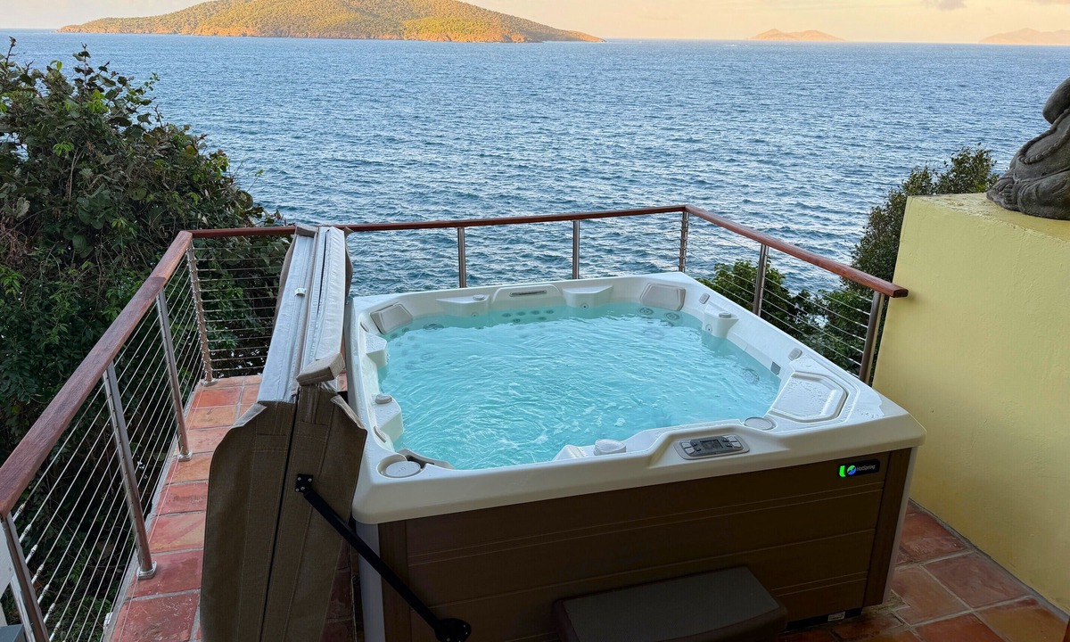 Estate Peterborg Villa | Luxury 5 Bedroom Ensuite Ocean Front Villa with Pool, Hot Tub & Stunning Views