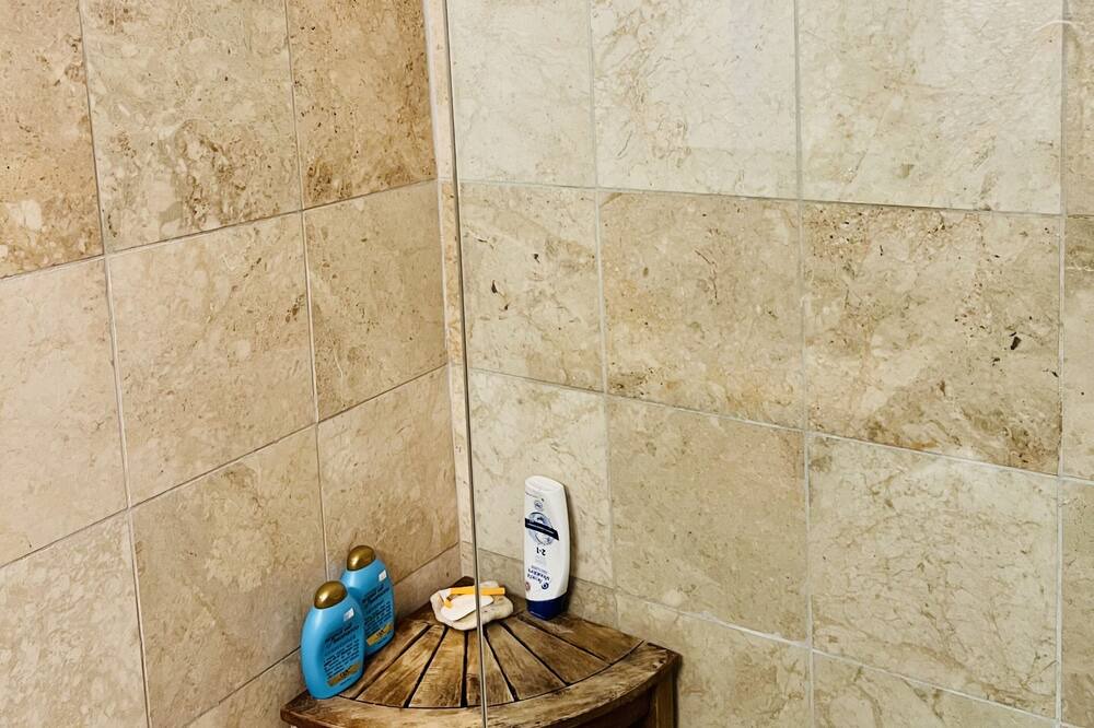 Photo of Bathroom in Estate Bolongo