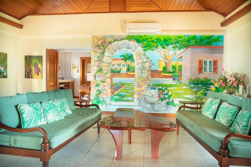 Photo of Livingroom in Estate Morning Star South