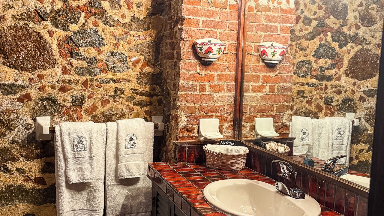 Photo of Bathroom in Estate Kings Quarter