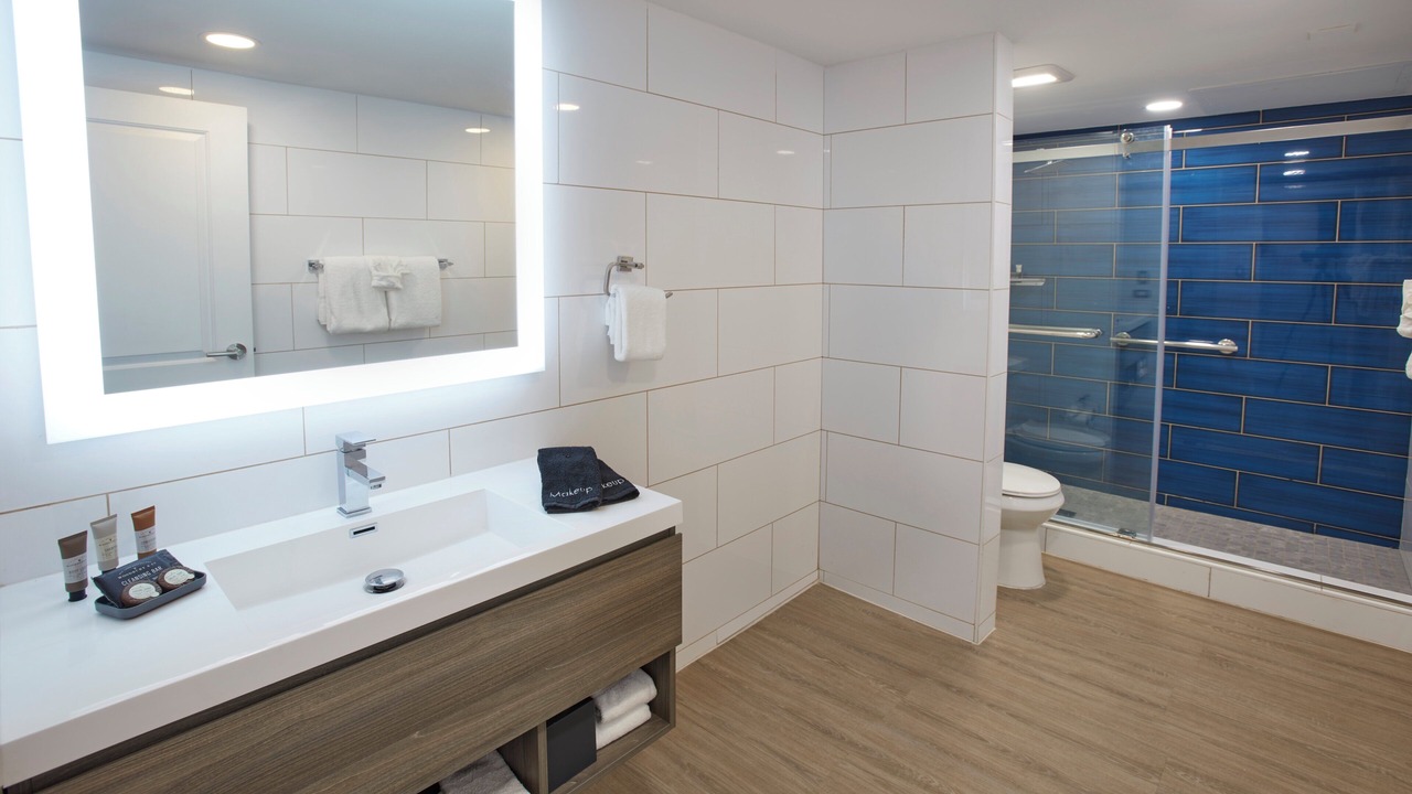 Photo of Bathroom in Estate Turner Hole