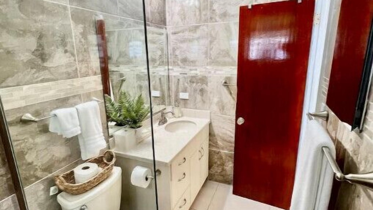Photo of Bathroom in Estate Frenchman Bay