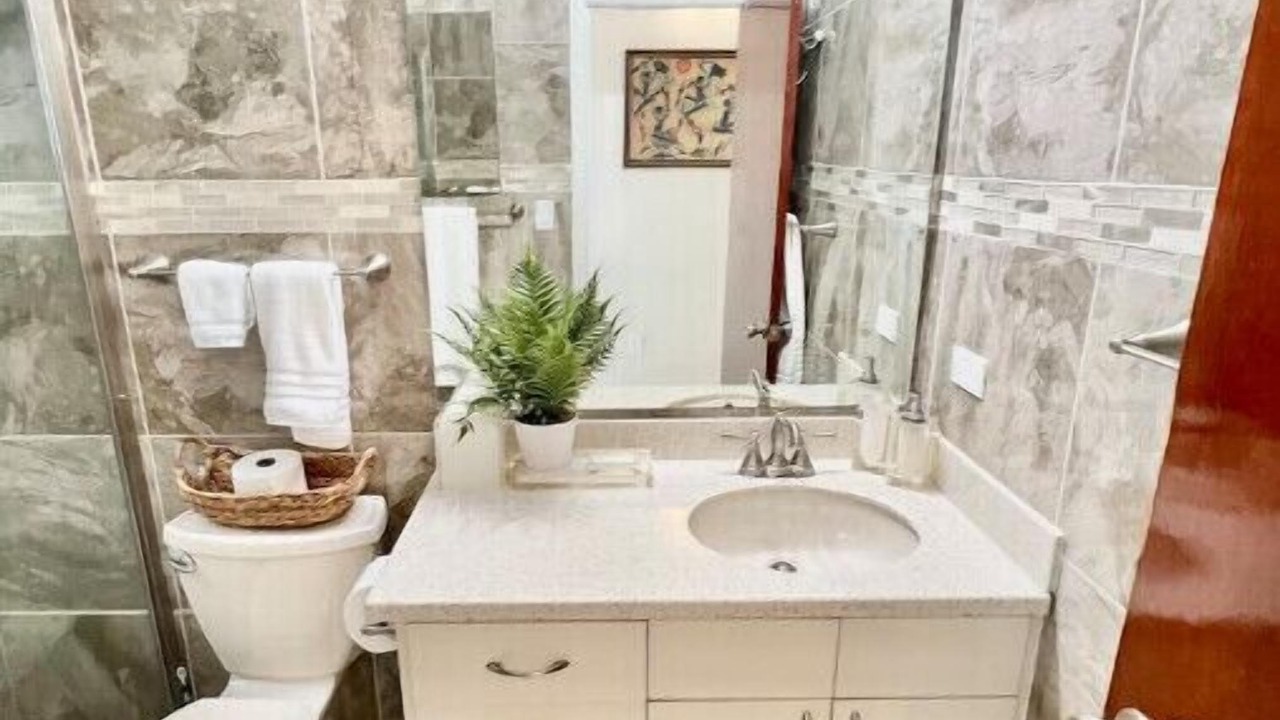 Photo of Bathroom in Estate Frenchman Bay