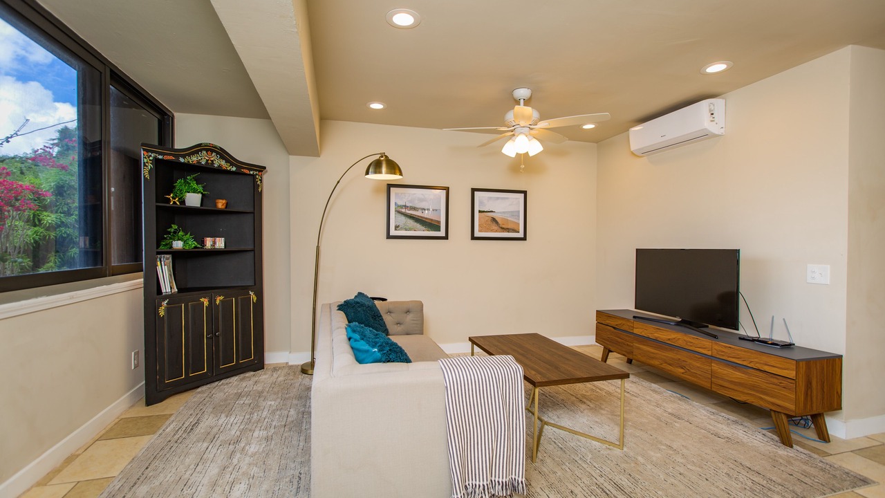 Photo of Livingroom in Estate Recovery Hill