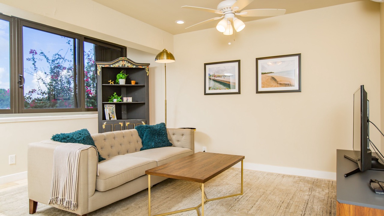 Photo of Livingroom in Estate Recovery Hill