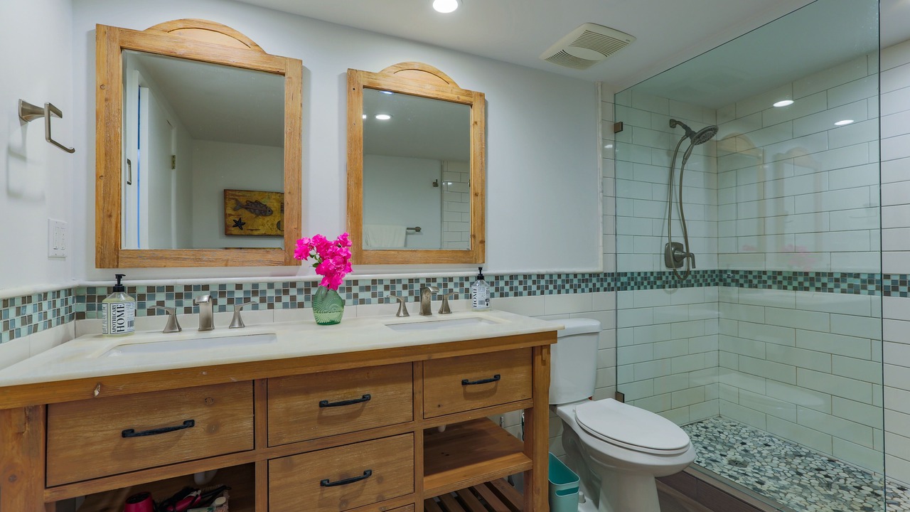 Photo of Bathroom in Estate Golden Rock
