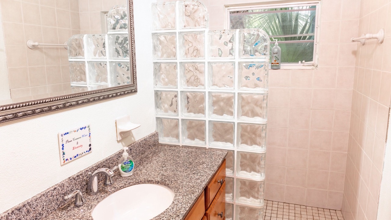 Photo of Bathroom in Estate Carolina