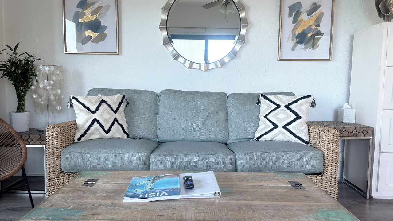 Photo of Livingroom in Estate Smith Bay