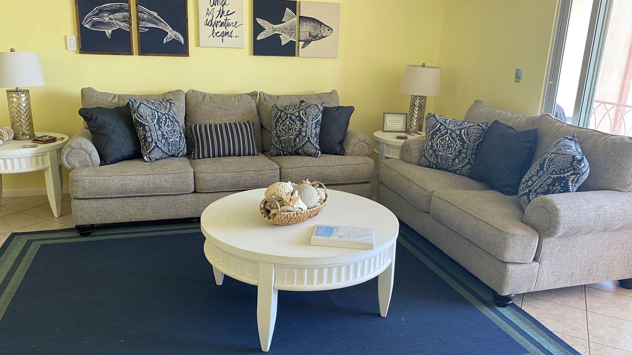 Photo of Livingroom in Estate Mount Pleasant East 1