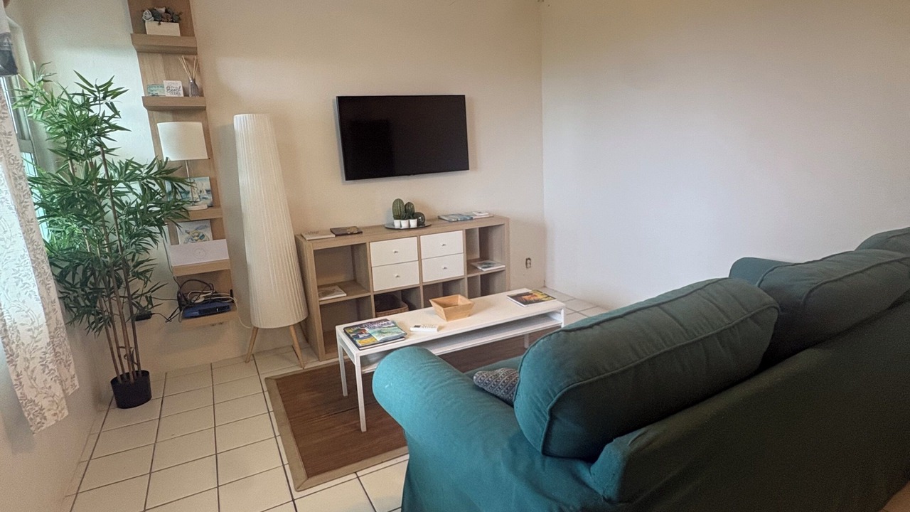 Photo of Livingroom in Estate Frenchman Bay