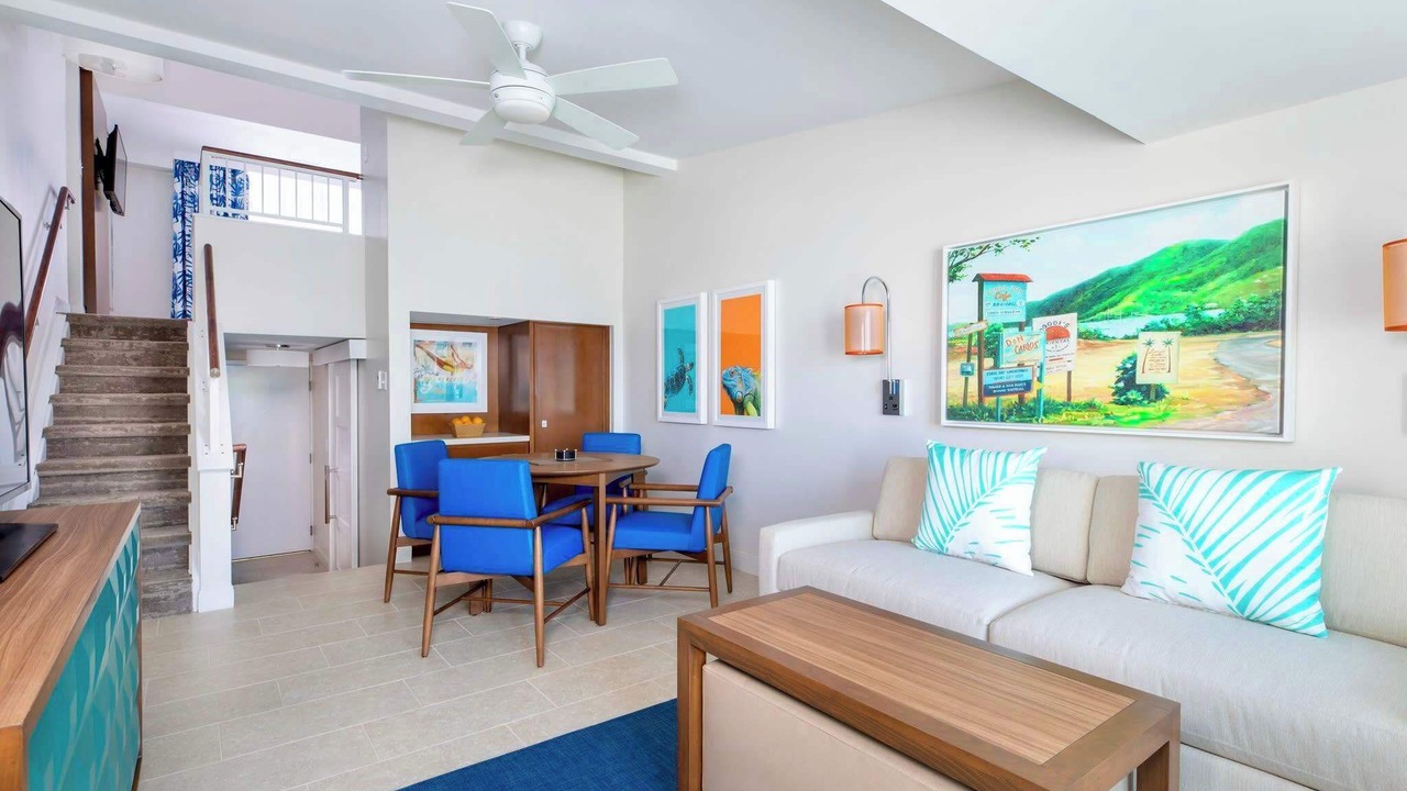 Photo of Livingroom in Estate Frenchman Bay