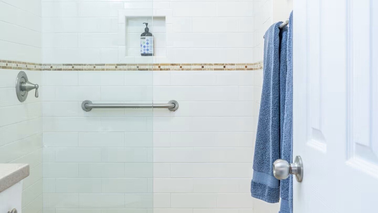 Photo of Bathroom in Red Hook