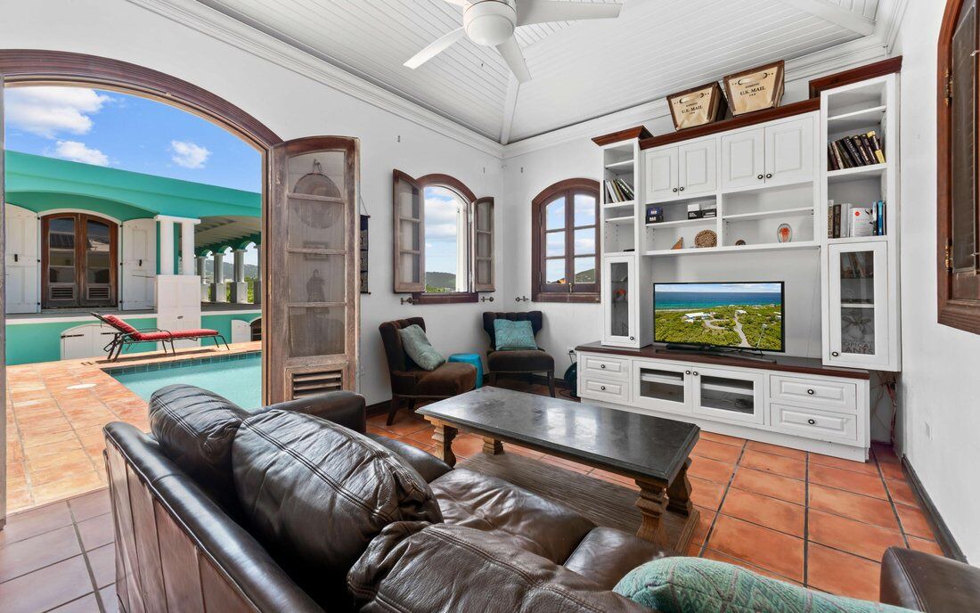Photo of Livingroom in Estate Lindbergh Bay