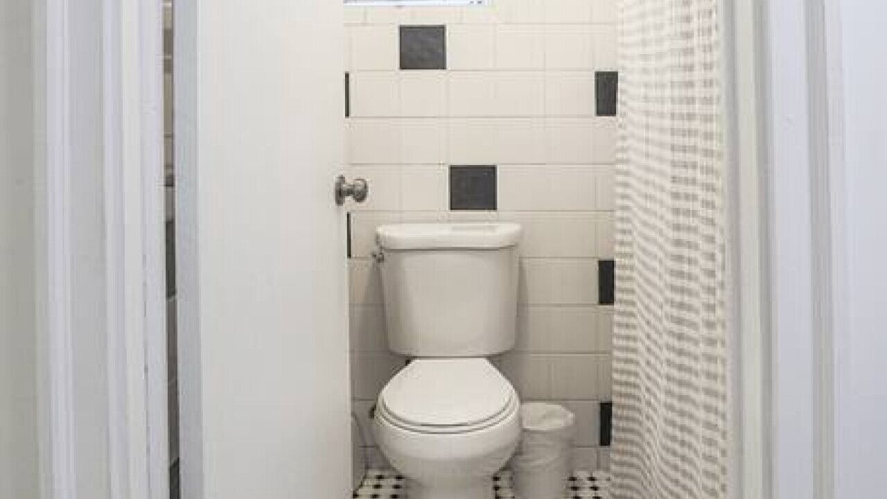 Photo of Bathroom in Estate East Street