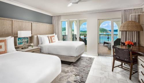 Club Ocean Front Balcony, Club lounge access, Guest room