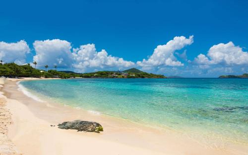 Red Hook Apartment | Sapphire Beach Escape - Walk to Beach - HGTV